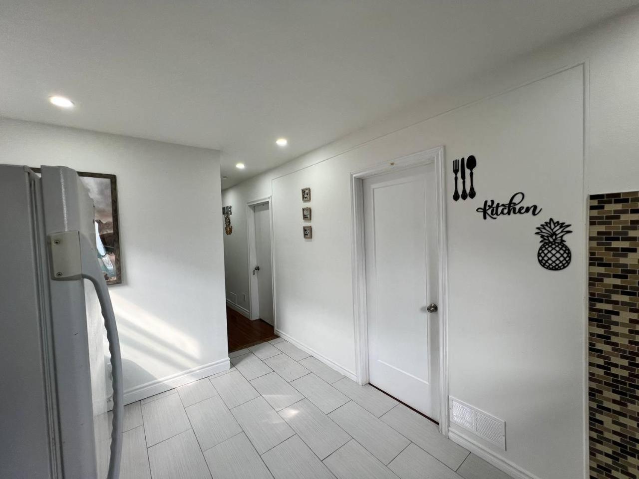 #1 Convvy-Nient Residence! トロント エクステリア 写真