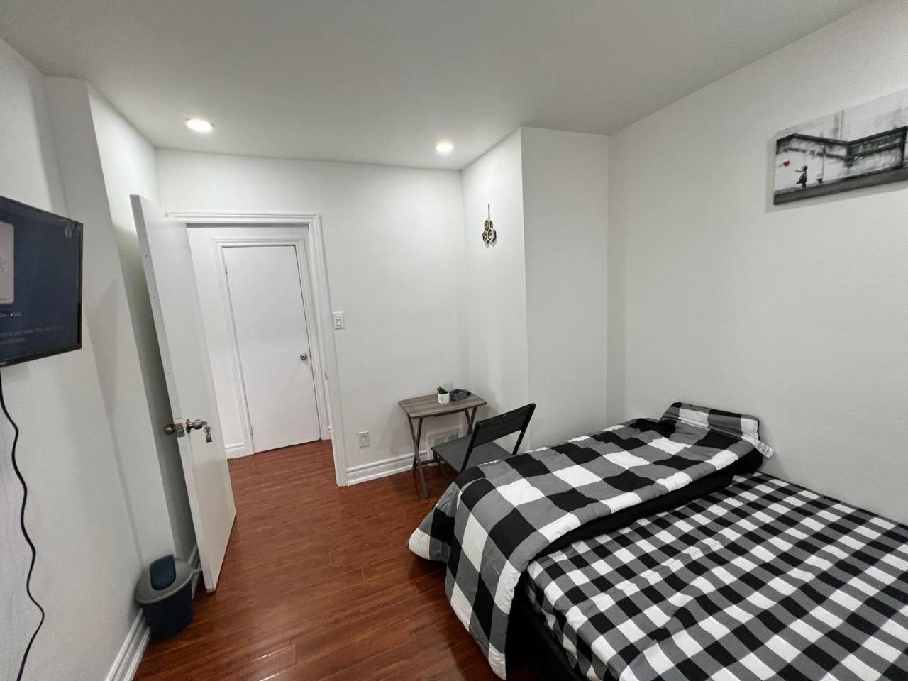 #1 Convvy-Nient Residence! トロント エクステリア 写真