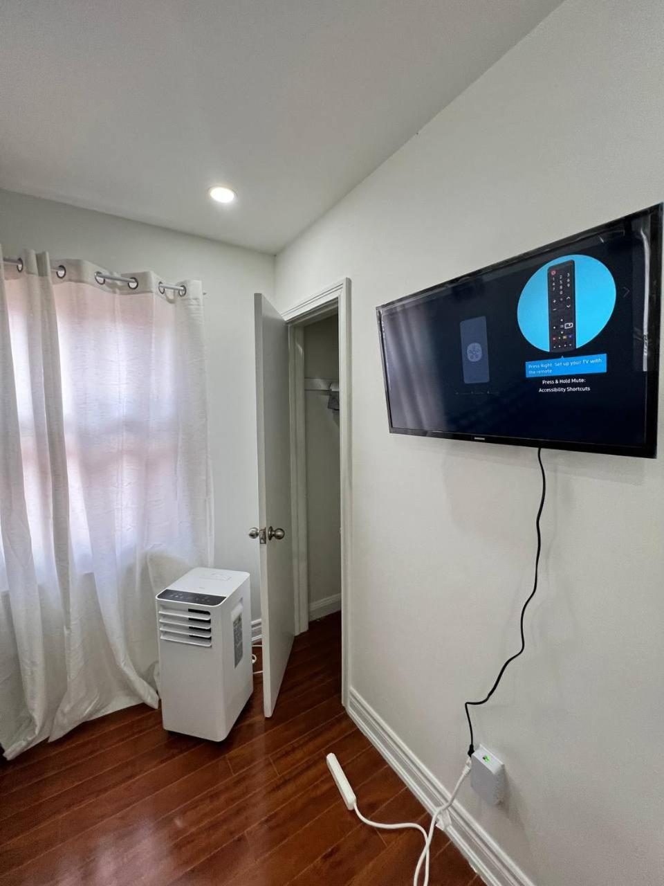 #1 Convvy-Nient Residence! トロント エクステリア 写真
