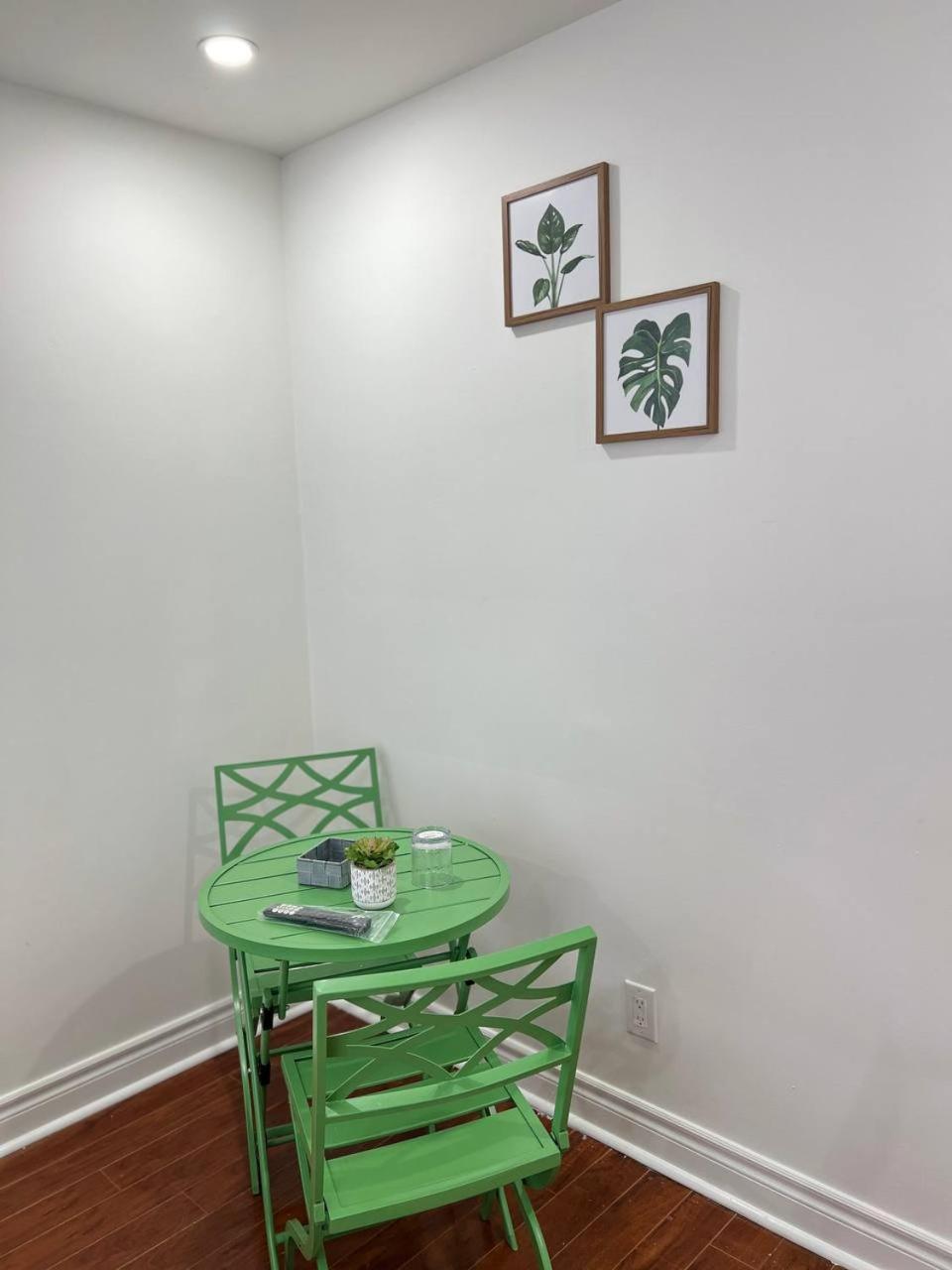 #1 Convvy-Nient Residence! トロント エクステリア 写真