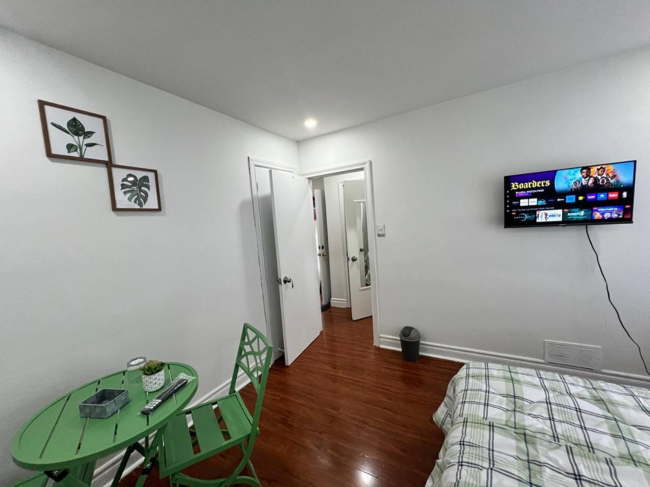 #1 Convvy-Nient Residence! トロント エクステリア 写真