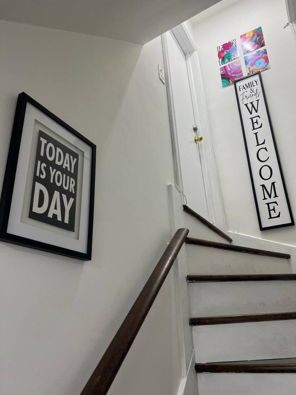 #1 Convvy-Nient Residence! トロント エクステリア 写真