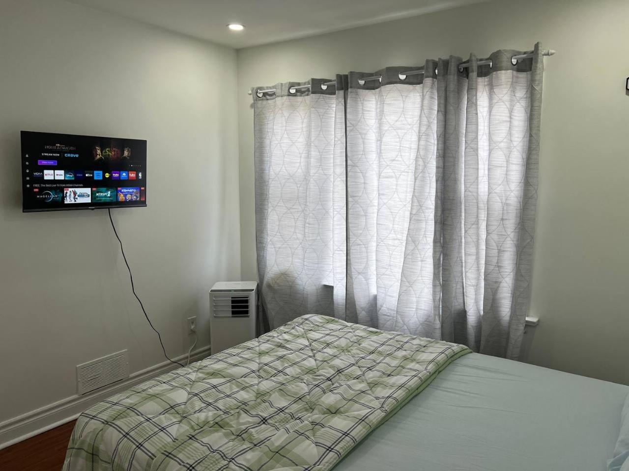 #1 Convvy-Nient Residence! トロント エクステリア 写真